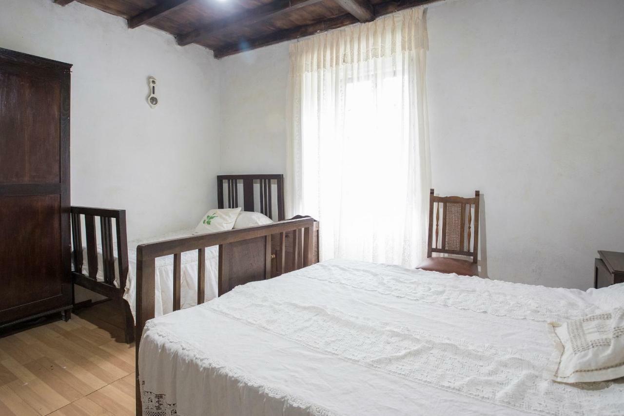 A Fonte Das Bodas Samos Exteriör bild