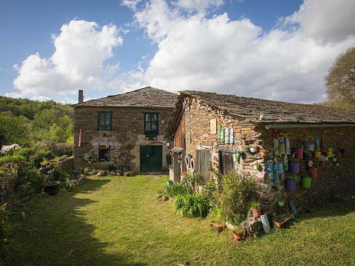 A Fonte Das Bodas Samos Exteriör bild